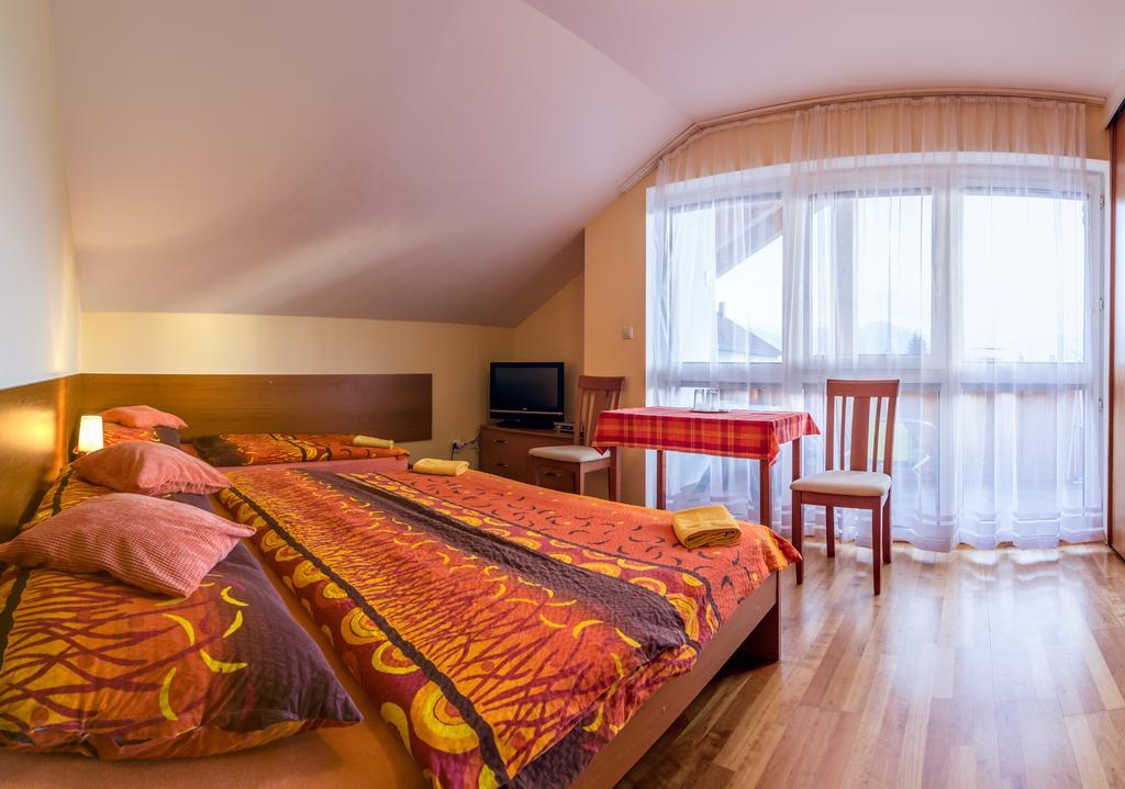 Privat Baja Hotel Liptovsky Mikulas Exterior photo